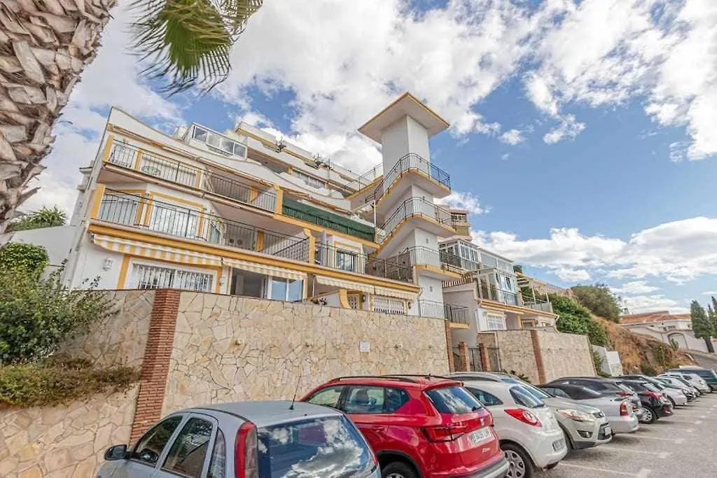 797Holidayrentals- Apartamento en Torremuelle con terraza y piscina Benalmádena