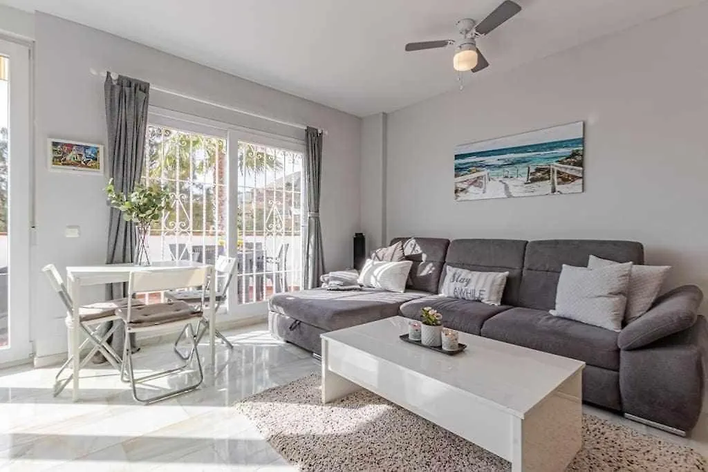 797Holidayrentals- Apartamento en Torremuelle con terraza y piscina Benalmádena 0*,  España