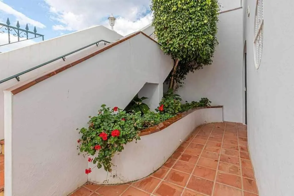 797Holidayrentals- Apartamento en Torremuelle con terraza y piscina Benalmádena